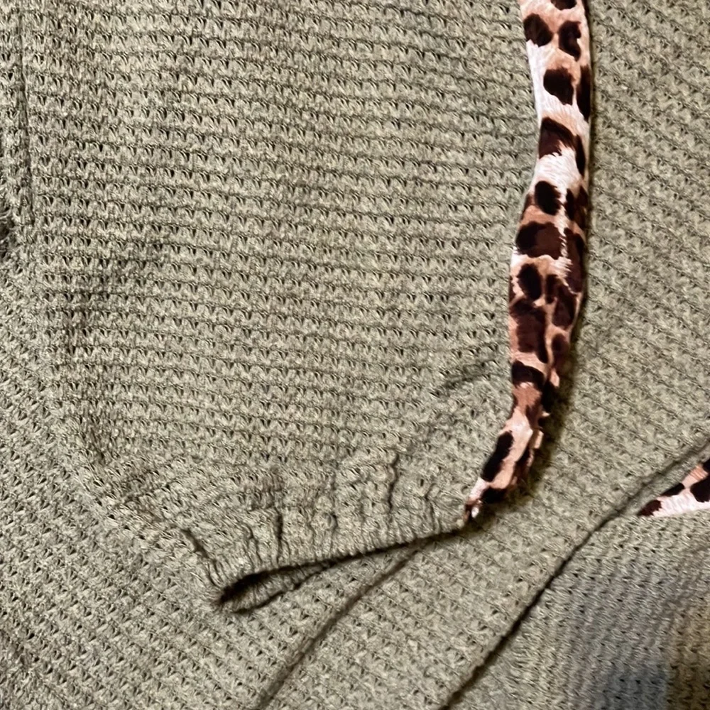 Women’s And The Why women's medium shirt - Picture 3 of 5